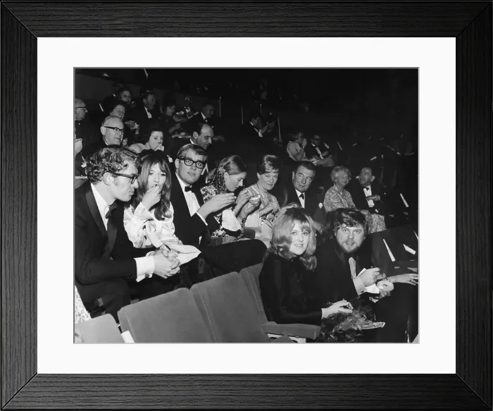 Framed Print : The Redgraves At Lynn's Movie Premiere Framed Print : The Redgraves At Lynn's Movie Premiere