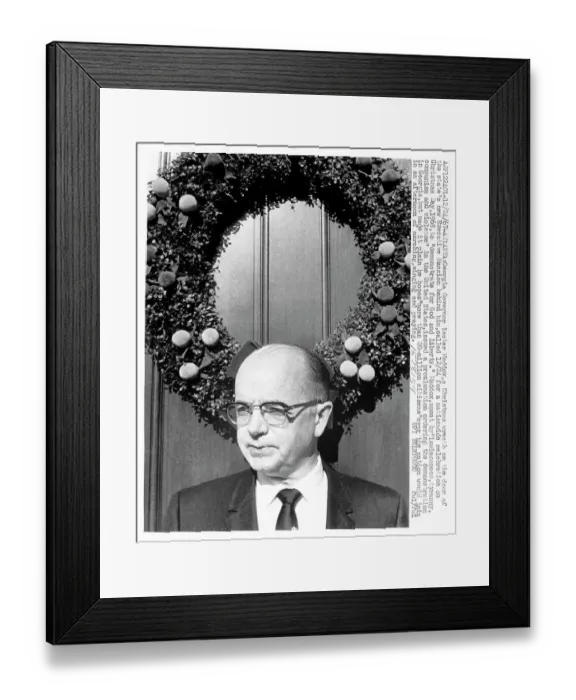 Framed Print : Lester Maddox in front of Wreath Framed Print : Lester Maddox in front of Wreath