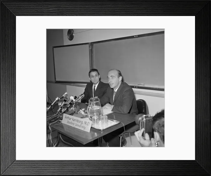 Framed Print : Doctors Speaking At Conference Framed Print : Doctors Speaking At Conference