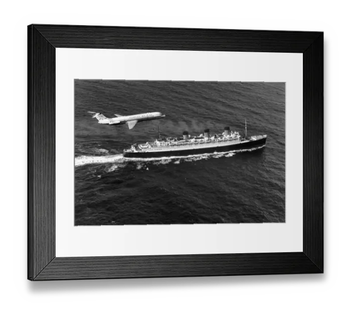 Framed Print : Welcome to the Queen Mary Ship Arriving in Long Beach Framed Print : Welcome to the Queen Mary Ship Arriving in Long Beach