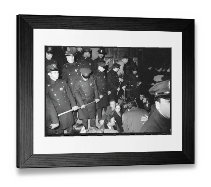 Framed Print : Sit-in Participators at Anti-Vietnam War Protest