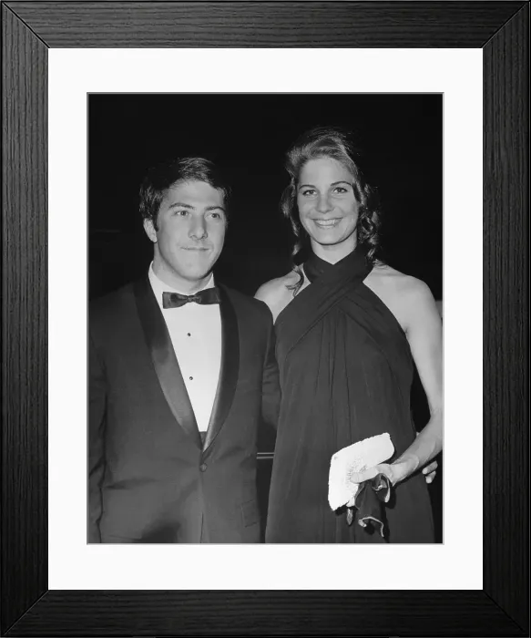 Framed Print : Dustin Hoffman and Ann Byrne Framed Print : Dustin Hoffman and Ann Byrne