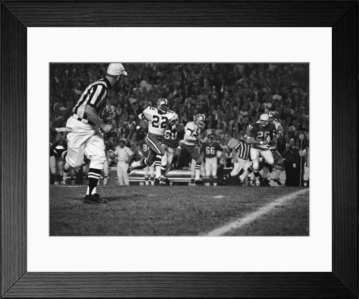 Framed Print : Bob Hayes Running for Touchdown Framed Print : Bob Hayes Running for Touchdown