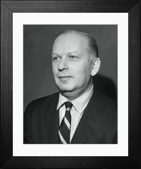 Framed Print : Portrait of William Bernbach Framed Print : Portrait of William Bernbach
