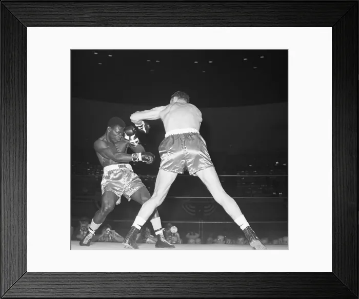 Framed Print : Dick Tiger and Roger Rouse in Boxing Action Framed Print : Dick Tiger and Roger Rouse in Boxing Action