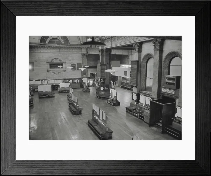 Framed Print : London Stock Exchange Vacant Framed Print : London Stock Exchange Vacant