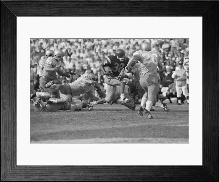 Framed Print : OJ Simpson Scoring Touchdown for USC Framed Print : OJ Simpson Scoring Touchdown for USC