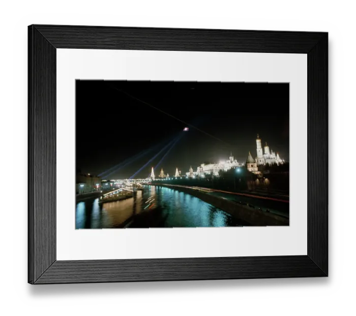 Framed Print : Kremlin Illuminated Framed Print : Kremlin Illuminated