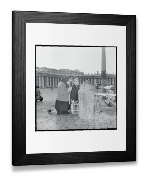Framed Print : Women Praying in Saint Peter's Square Framed Print : Women Praying in Saint Peter's Square
