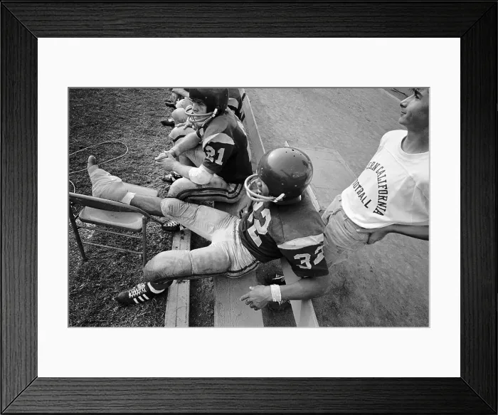 Framed Print : O.J. Simpson on Bench with Foot Wrapped up Framed Print : O.J. Simpson on Bench with Foot Wrapped up