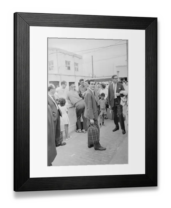 Framed Print : Roberto Guevara Arrives in La Paz