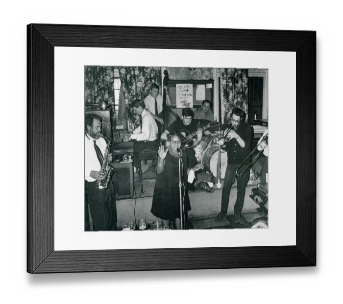 Framed Print : Eva Taylor Singing with Band Framed Print : Eva Taylor Singing with Band