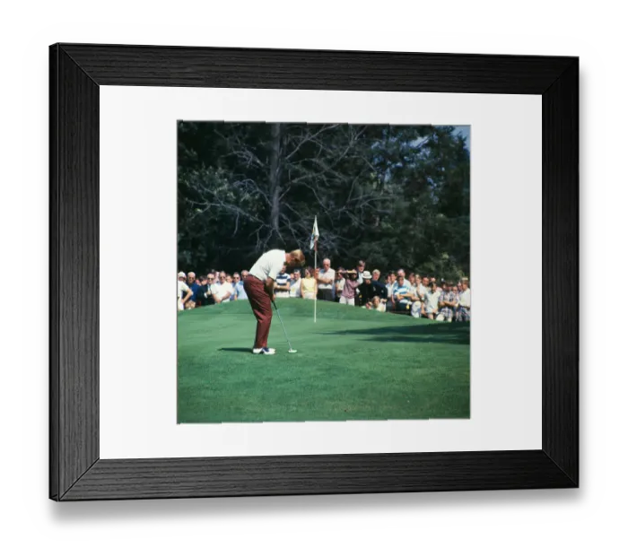 Framed Print : Jack Nicklaus Swinging on The Green Framed Print : Jack Nicklaus Swinging on The Green