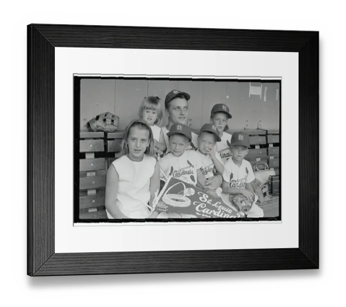 Framed Print : Roger Maris Sitting With his Children Framed Print : Roger Maris Sitting With his Children