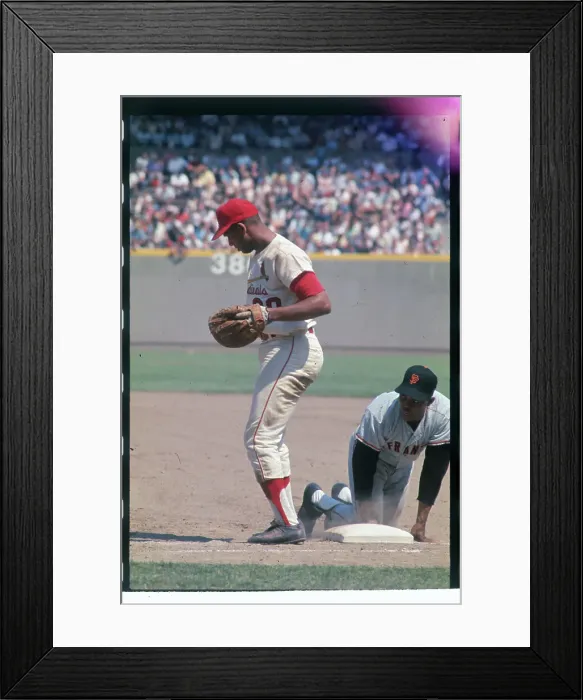 Framed Print : Orlando Cepeda with Catchers Mitt for Upcoming Play Framed Print : Orlando Cepeda with Catchers Mitt for Upcoming Play