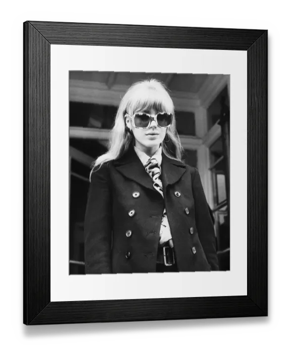 Framed Print : Marianne Faithfull Leaves Court Framed Print : Marianne Faithfull Leaves Court