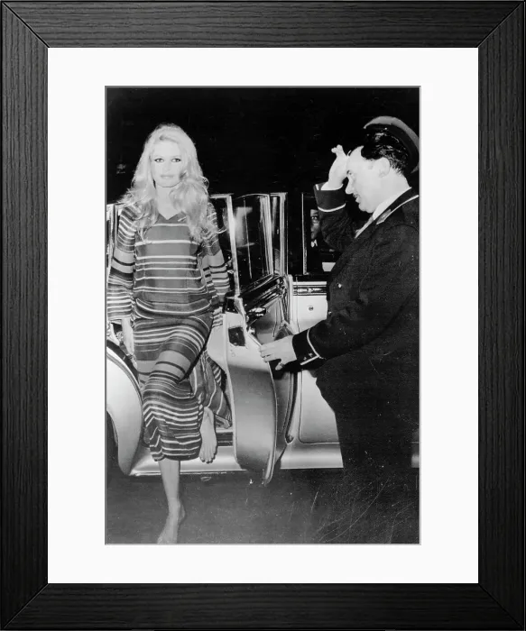Framed Print : Brigitte Bardot Arriving Barefoot