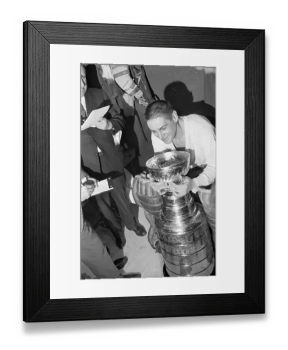 Framed Print : Toronto Maple Leafs Celebrate Stanley Cup Victory Framed Print : Toronto Maple Leafs Celebrate Stanley Cup Victory