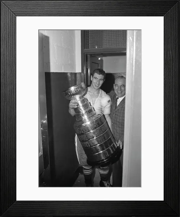 Framed Print : Toronto Maple Leafs Celebrate Stanley Cup Victory Framed Print : Toronto Maple Leafs Celebrate Stanley Cup Victory
