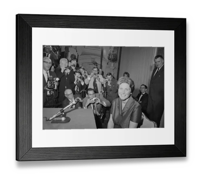 Framed Print : Svetlana Alliluyeva Smiling for Photographers