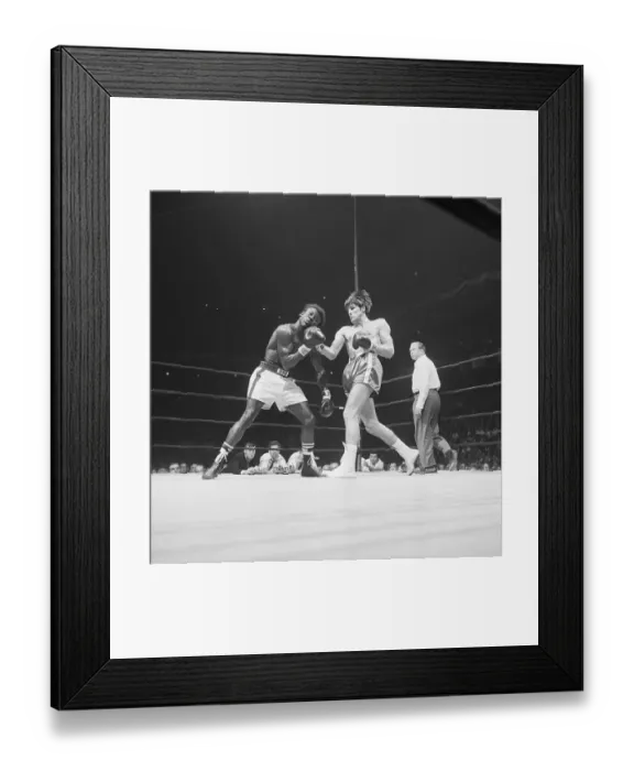 Framed Print : Nino Benvenuti Landing Solid Punch Framed Print : Nino Benvenuti Landing Solid Punch