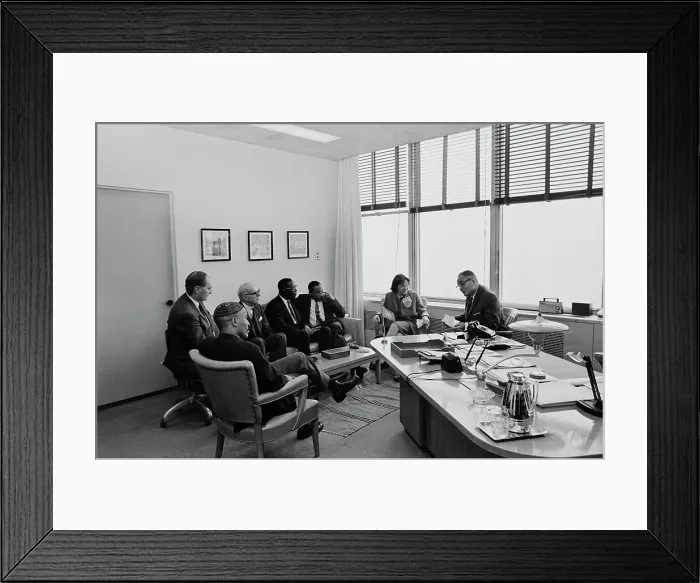 Framed Print : Anti-Vietnam Leaders In U.N. Office