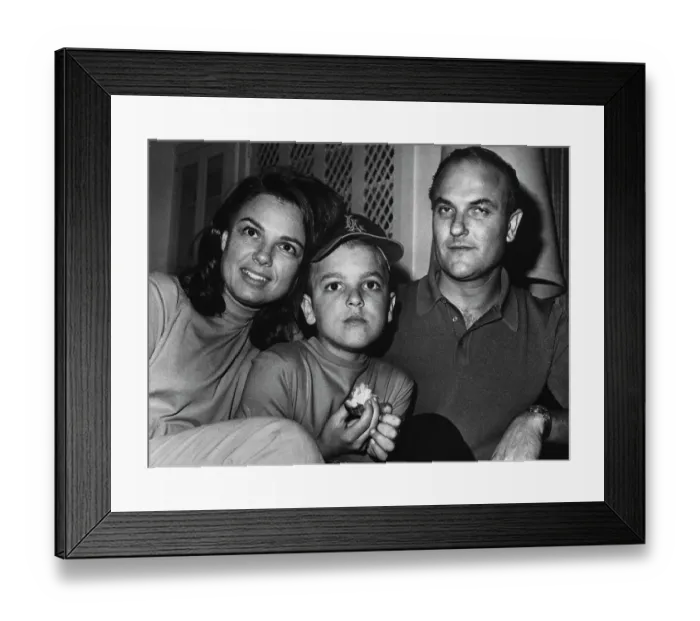 Framed Print : Kidnapped Boy Reunited With Parents Framed Print : Kidnapped Boy Reunited With Parents