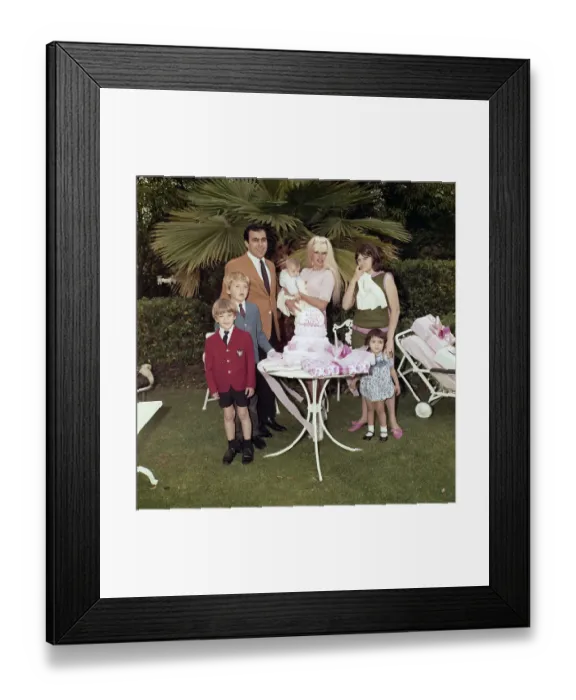 Framed Print : Jayne Mansfield And Family Framed Print : Jayne Mansfield And Family