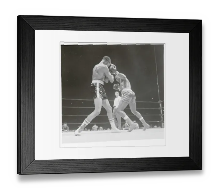Framed Print : Joe Harris and Curtis Cokes in Boxing Action Framed Print : Joe Harris and Curtis Cokes in Boxing Action