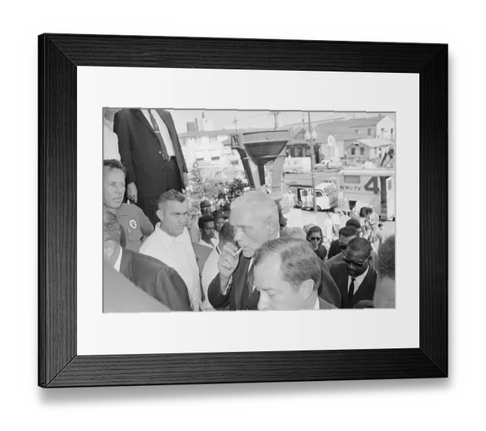 Framed Print : Clay Shaw Walking Into Court Framed Print : Clay Shaw Walking Into Court