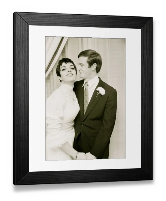 Framed Print : Liza Minnelli with Husband Peter Allen Framed Print : Liza Minnelli with Husband Peter Allen