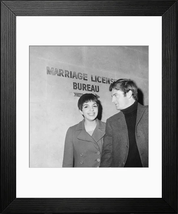 Framed Print : Liza Minnelli with Fiance Peter Allen Framed Print : Liza Minnelli with Fiance Peter Allen