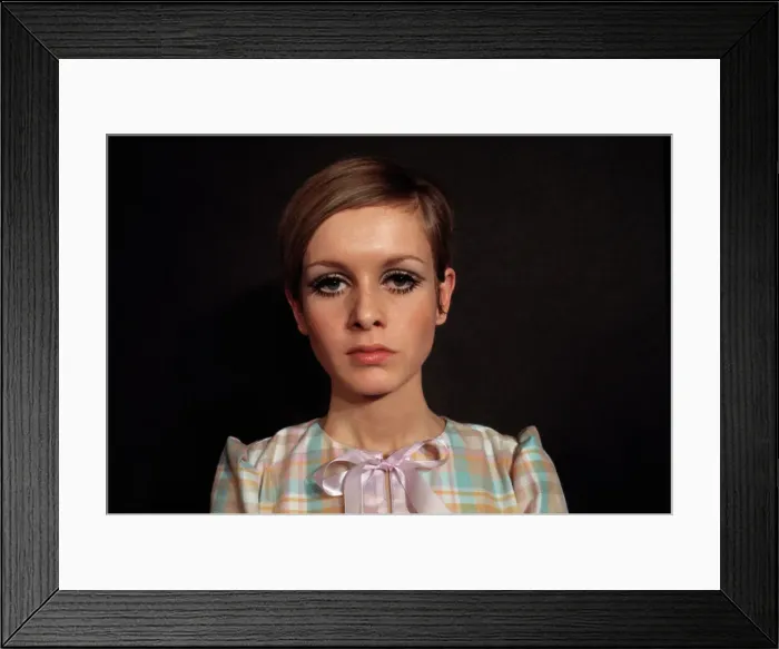 Framed Print : Model Twiggy Framed Print : Model Twiggy