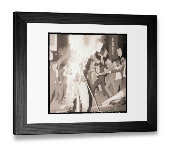 Framed Print : Chilean Demonstrators