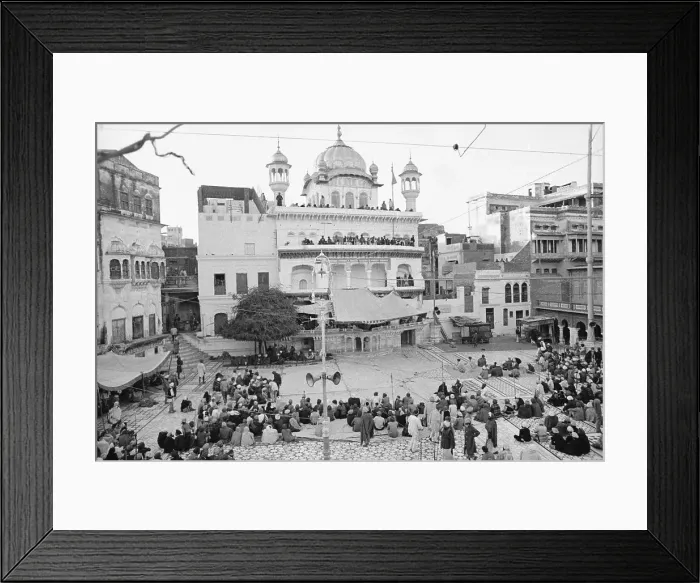 Framed Print : Sikhs Gathering at Golden Temple Framed Print : Sikhs Gathering at Golden Temple