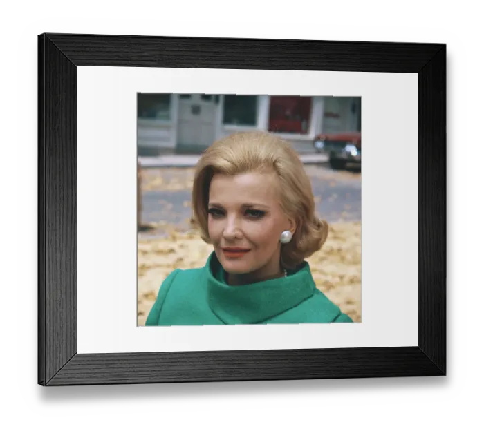 Framed Print : Portrait of Gena Rowlands