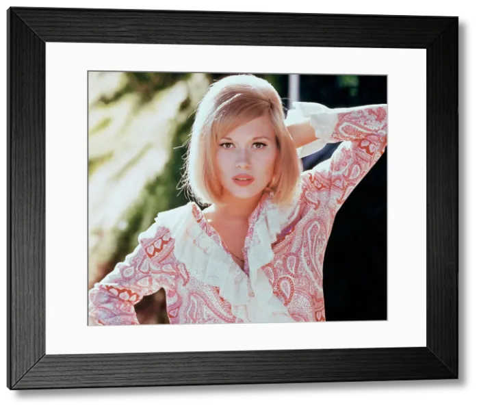 Framed Print : American Actress Fay Dunaway Framed Print : American Actress Fay Dunaway