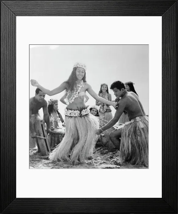Framed Print : Tahitian Dancers in Grass Skirts Framed Print : Tahitian Dancers in Grass Skirts
