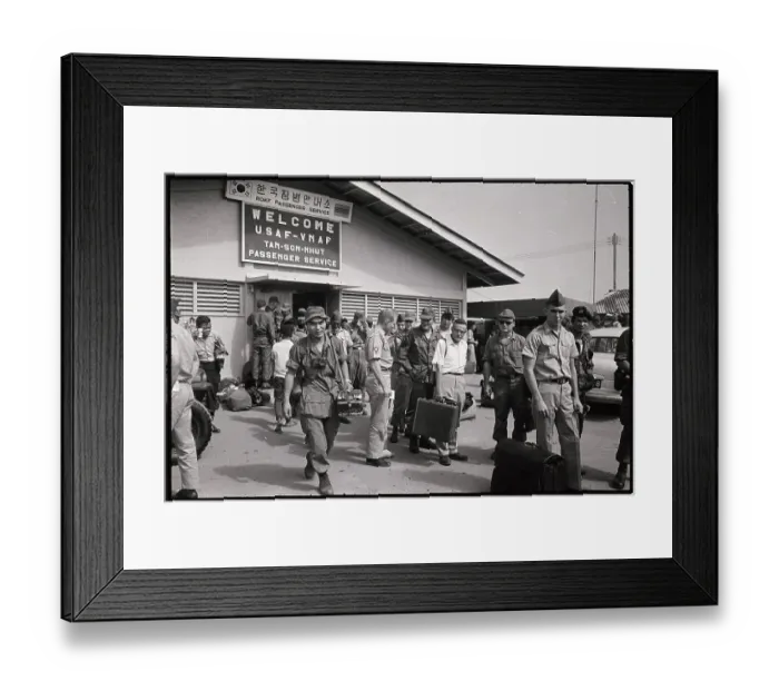 Framed Print : Kyoichi Sawada Framed Print : Kyoichi Sawada
