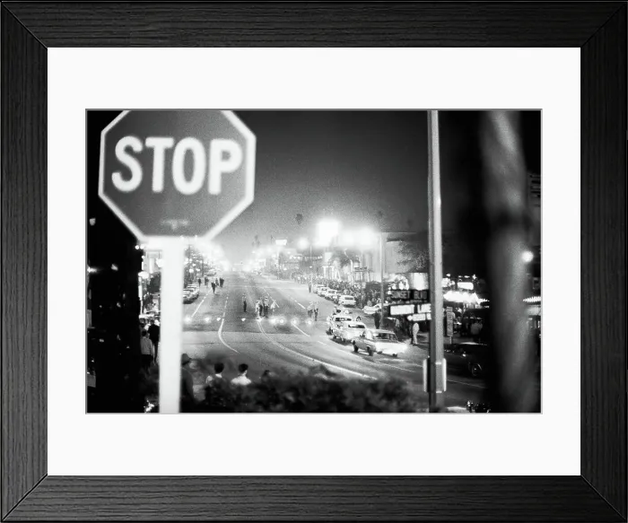 Framed Print : Sparsely Occupied Street of Sunset Boulevard Framed Print : Sparsely Occupied Street of Sunset Boulevard