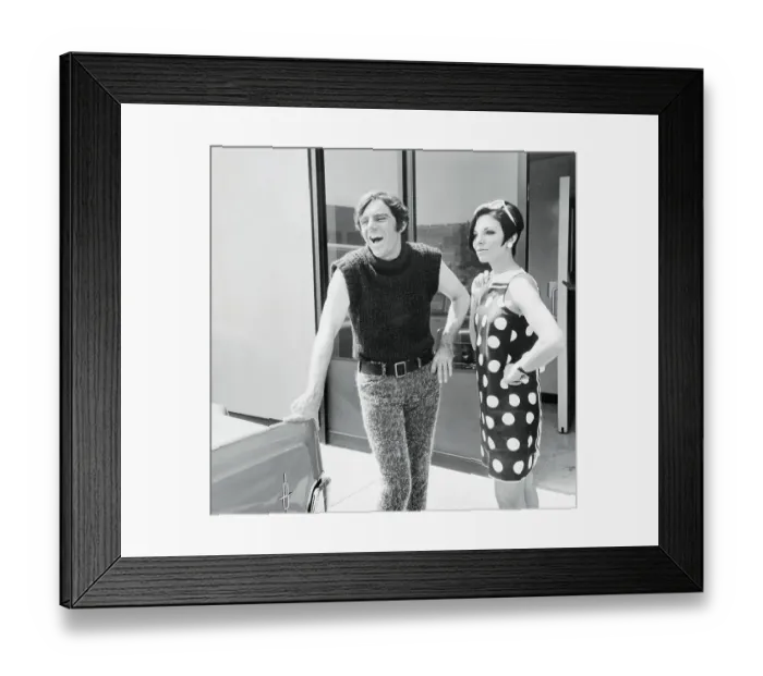 Framed Print : Anthony Newley Chatting to Joan Collins Framed Print : Anthony Newley Chatting to Joan Collins
