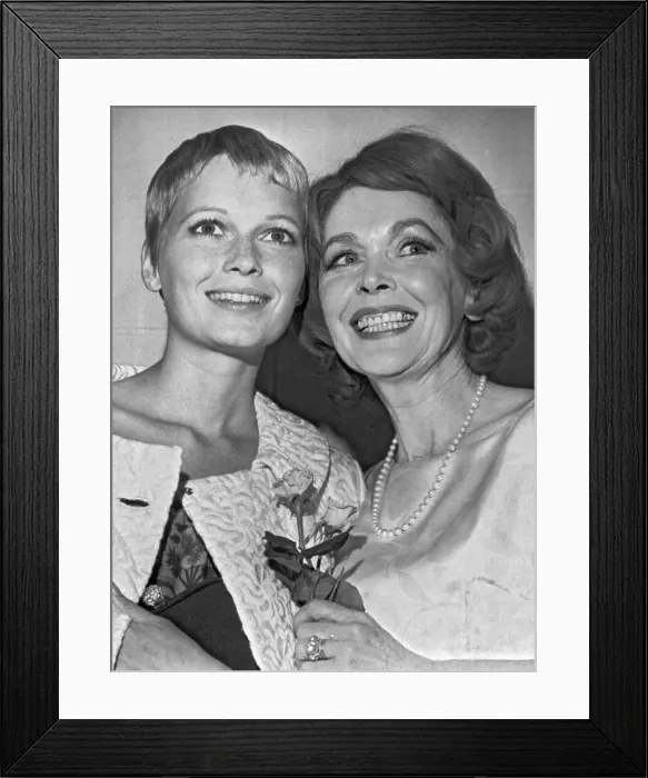 Framed Print : Mia Farrow with Mother Maureen O'Sullivan Framed Print : Mia Farrow with Mother Maureen O'Sullivan