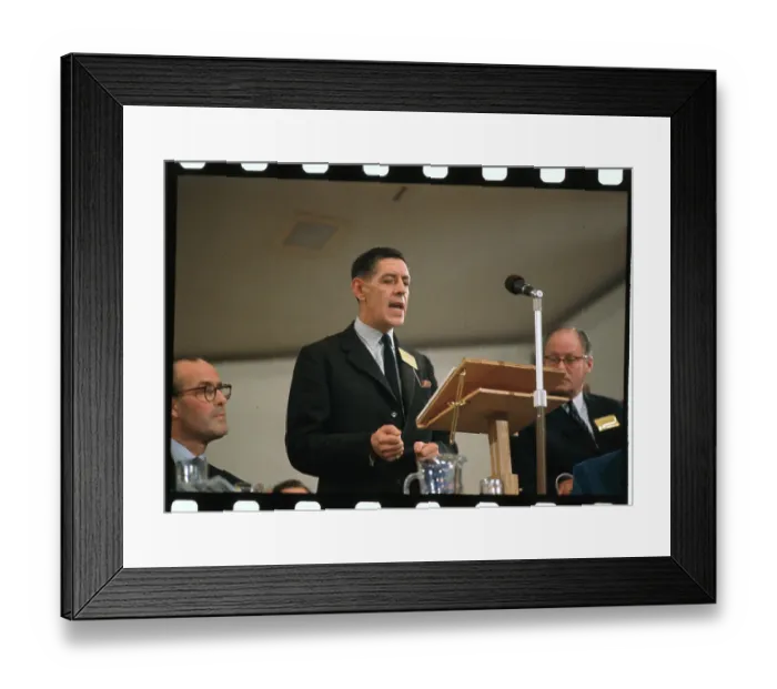 Framed Print : Edward Du Cann Speaking at Conference Framed Print : Edward Du Cann Speaking at Conference