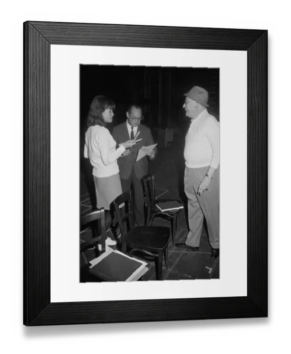 Framed Print : Mary Tyler Moore and Sid Raymond Framed Print : Mary Tyler Moore and Sid Raymond