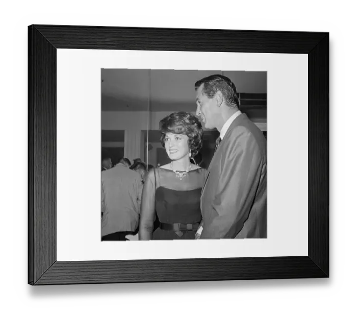 Framed Print : Maureen O'Hara and Rock Hudson Framed Print : Maureen O'Hara and Rock Hudson