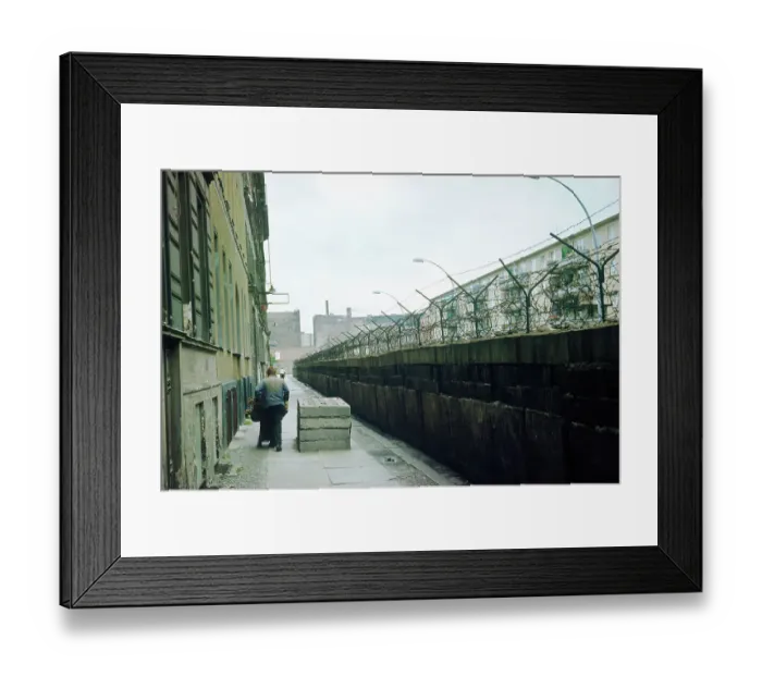 Framed Print : Photo of the Berlin Wall Framed Print : Photo of the Berlin Wall