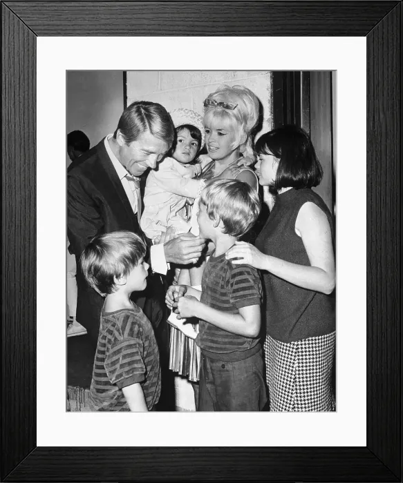 Framed Print : Jayne Mansfield and Mickey Hargitay With Their Children Framed Print : Jayne Mansfield and Mickey Hargitay With Their Children