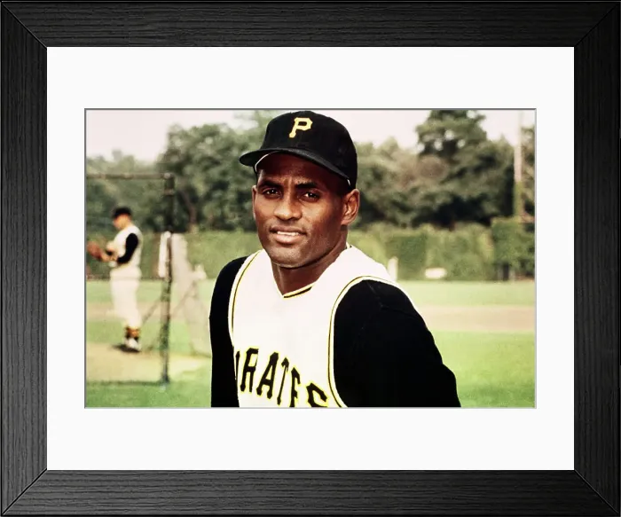 Framed Print : Pittsburgh Pirates Outfielder Roberto Clemente Framed Print : Pittsburgh Pirates Outfielder Roberto Clemente