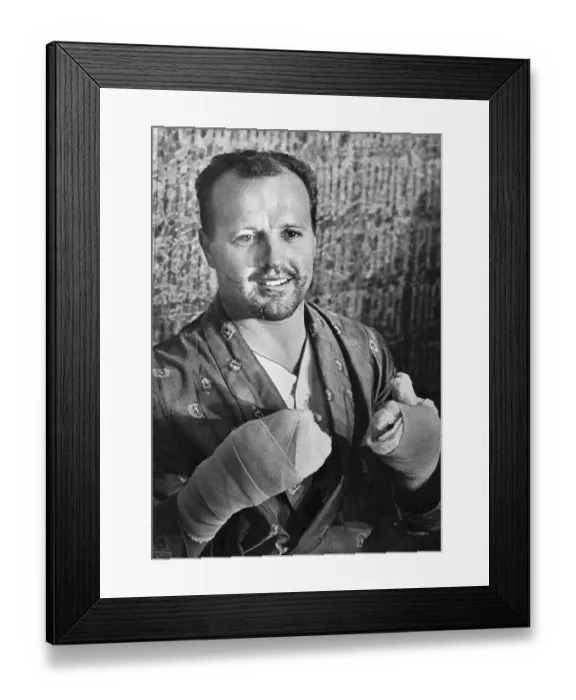 Framed Print : A.J. Foyt With Bandaged Hands Framed Print : A.J. Foyt With Bandaged Hands