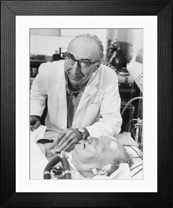 Framed Print : Michael DeBakey With Artificial Heart Patient Framed Print : Michael DeBakey With Artificial Heart Patient